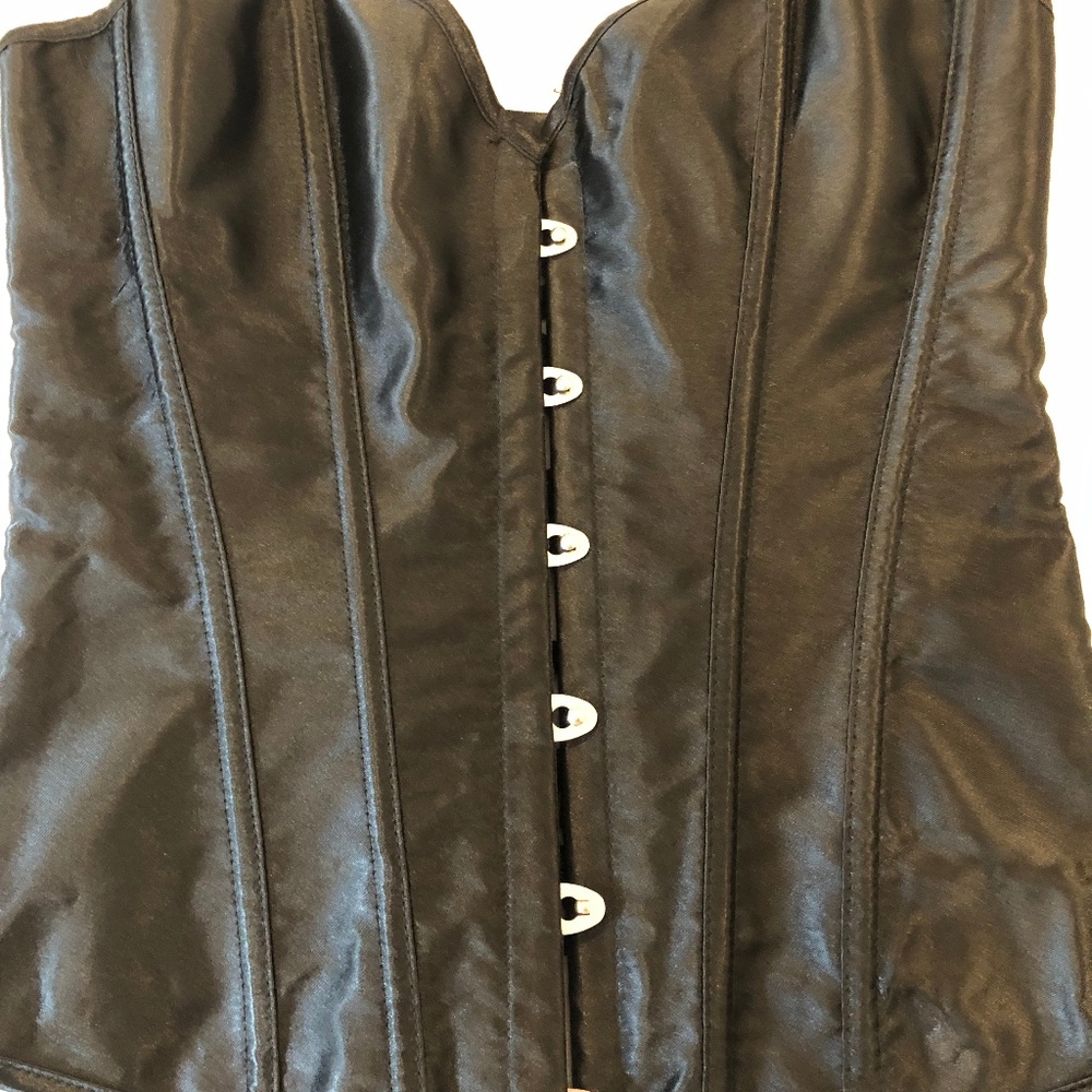 1sexy black corset.